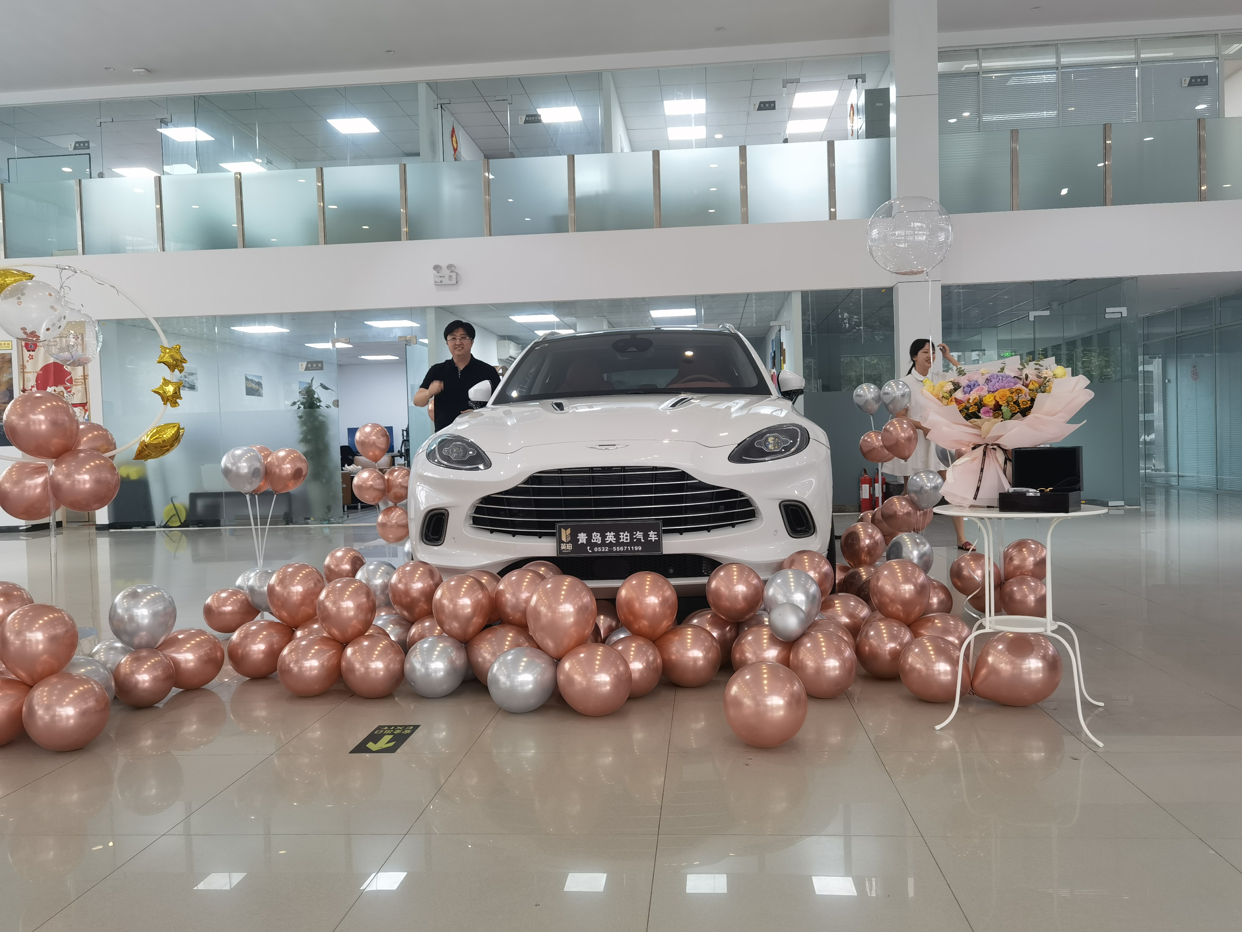 恭喜姜先生喜提愛車阿斯頓馬丁DBX！